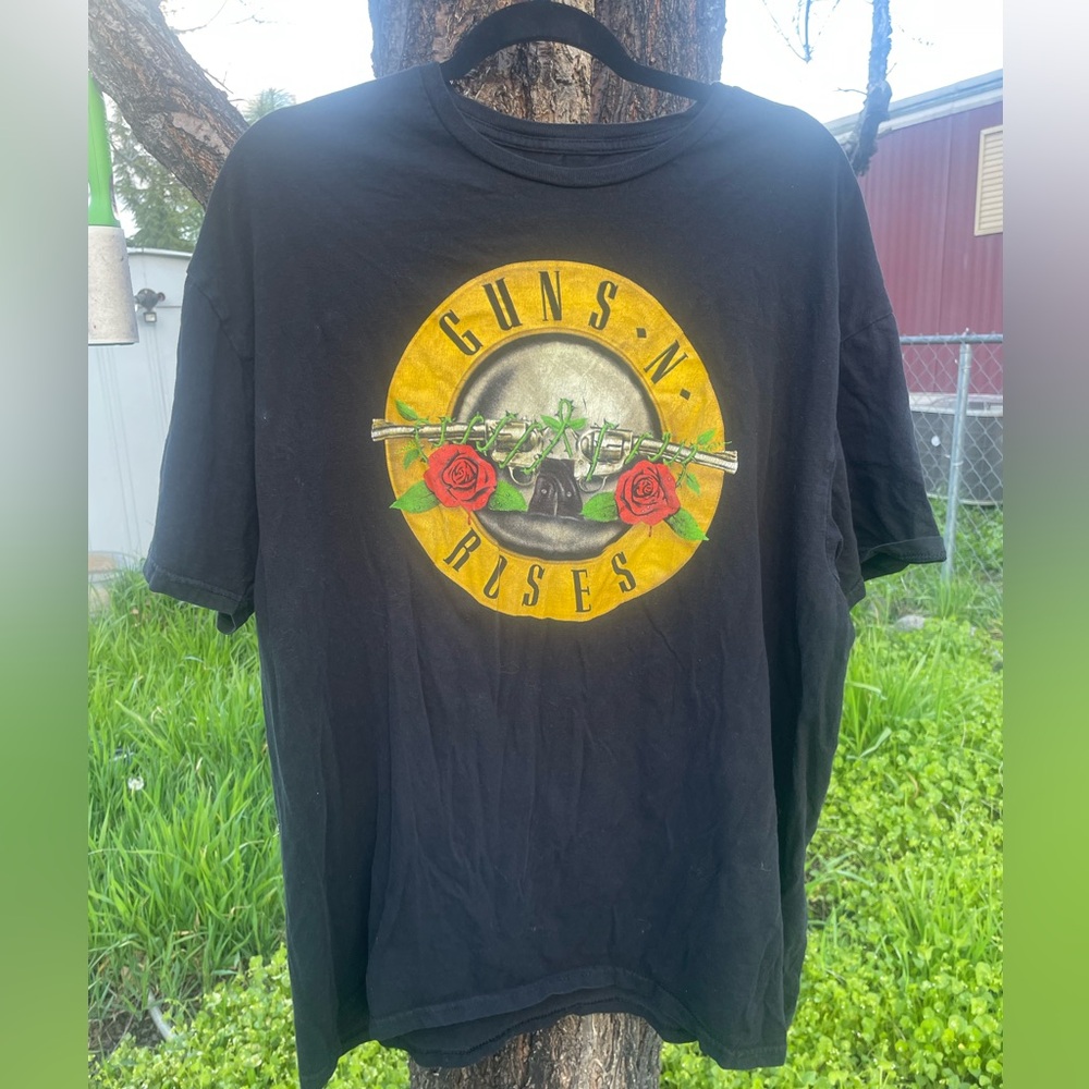 Guns and Roses Tee